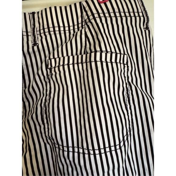 Chico’s Secret Stretch black white stripe cotton pants sz 2 nautical beachy brea - Picture 5 of 10